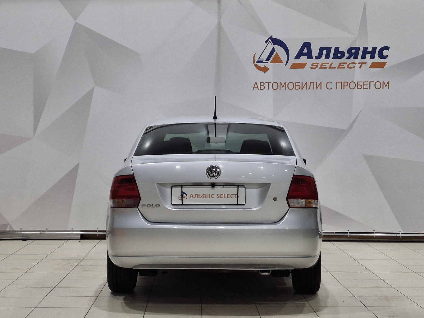 VOLKSWAGEN POLO