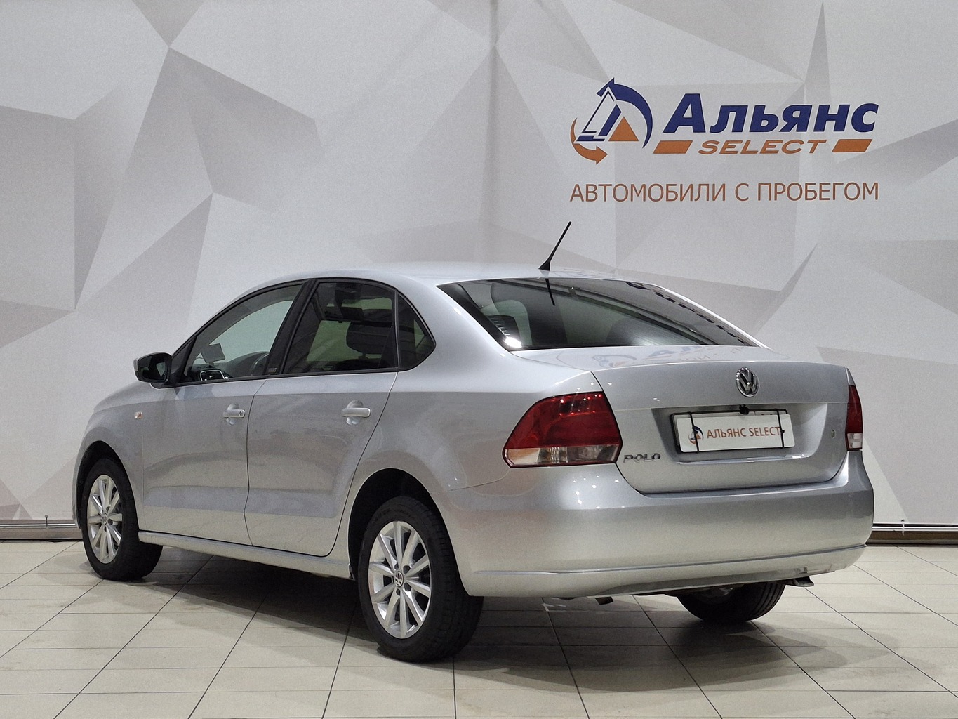 VOLKSWAGEN POLO