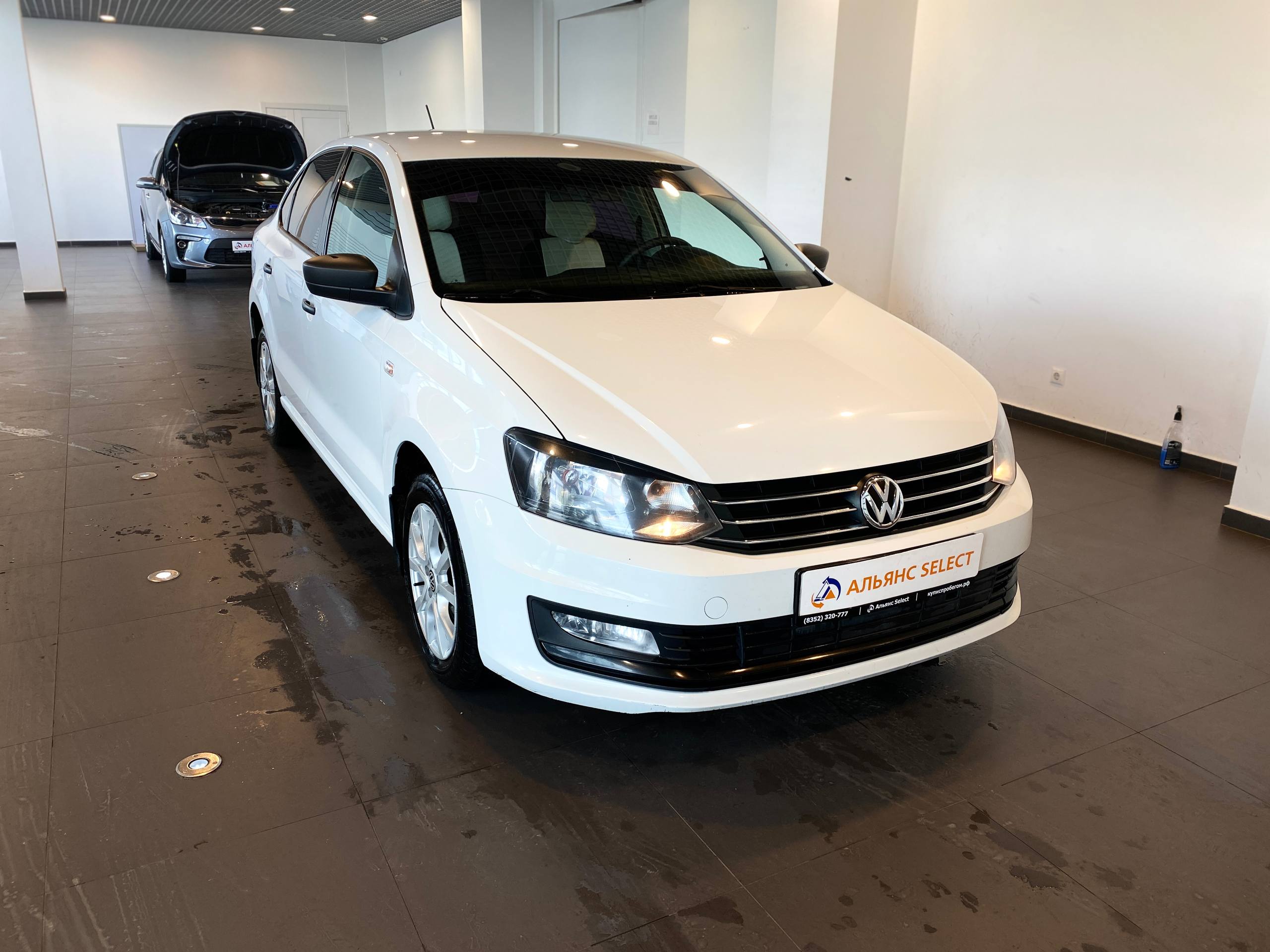 VOLKSWAGEN POLO
