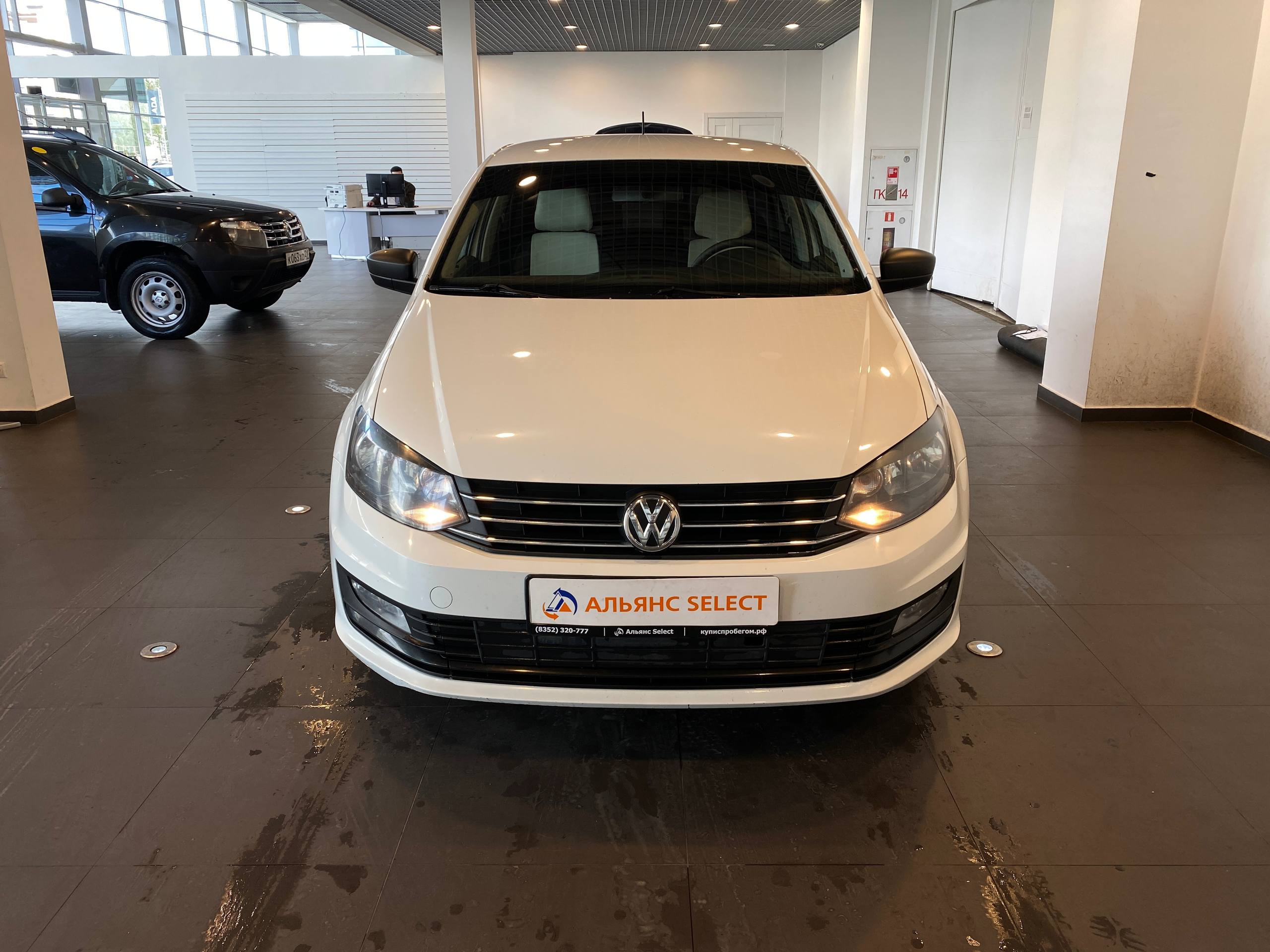VOLKSWAGEN POLO