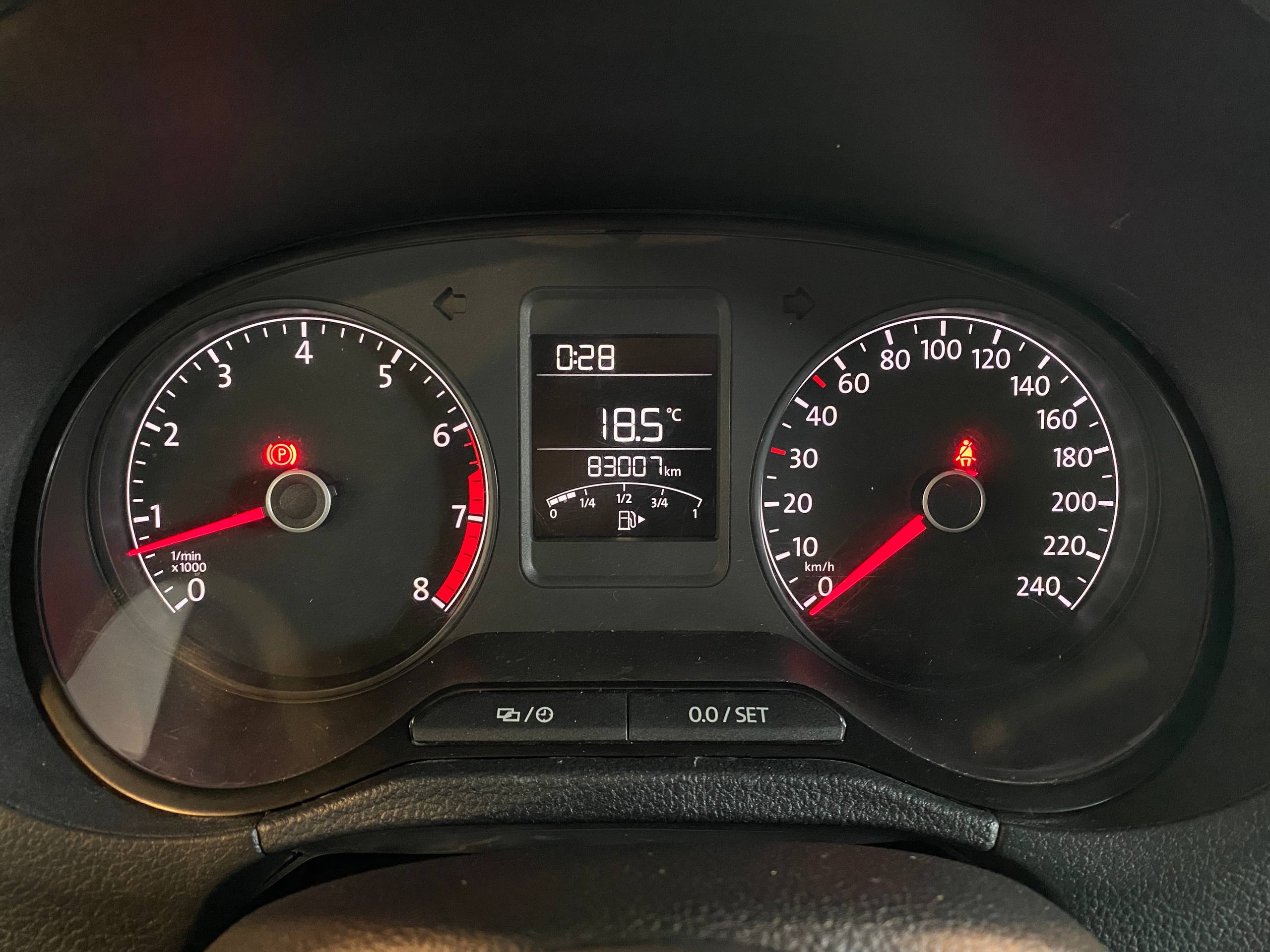 VOLKSWAGEN POLO