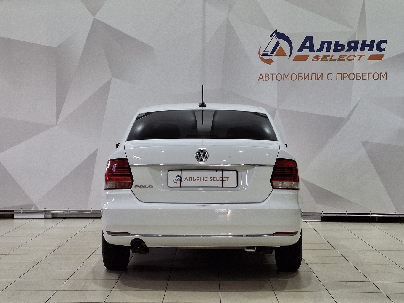 VOLKSWAGEN POLO