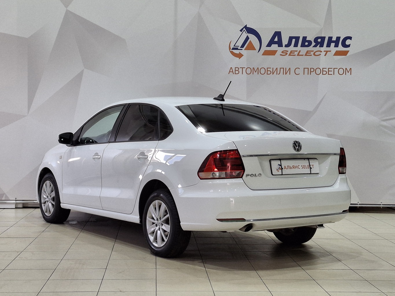 VOLKSWAGEN POLO