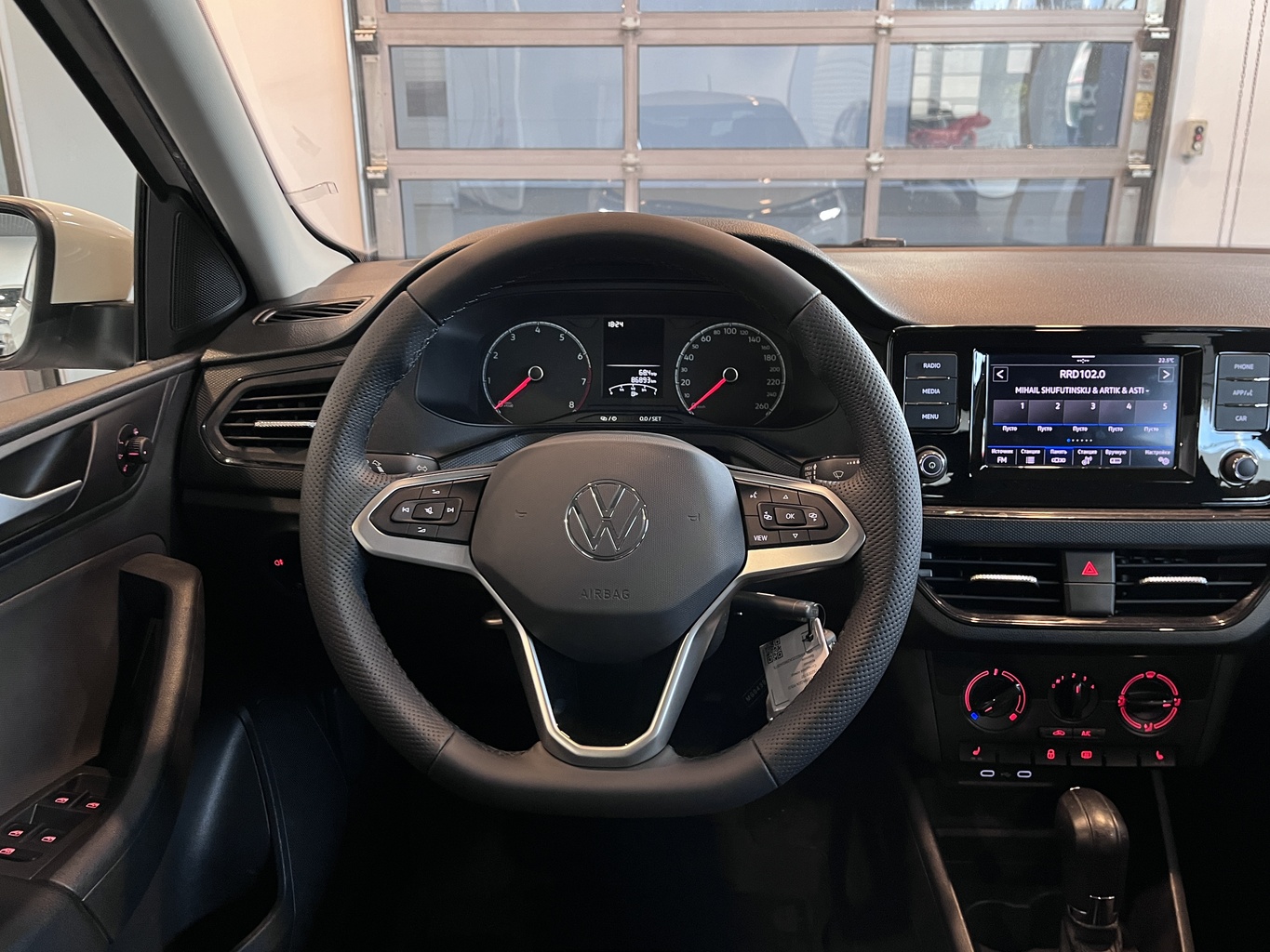VOLKSWAGEN POLO