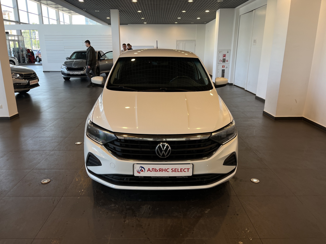VOLKSWAGEN POLO