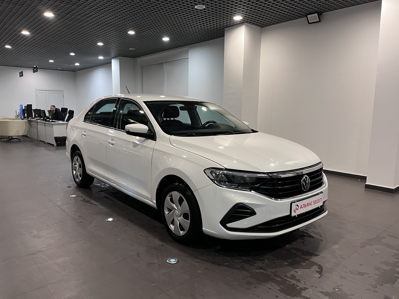 VOLKSWAGEN POLO