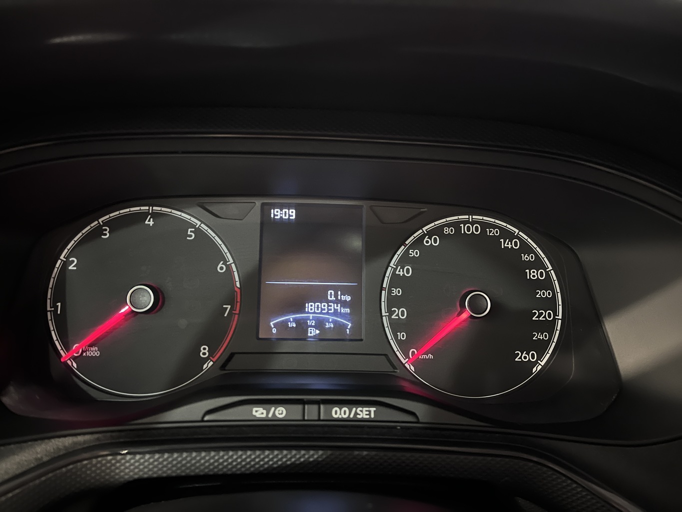VOLKSWAGEN POLO