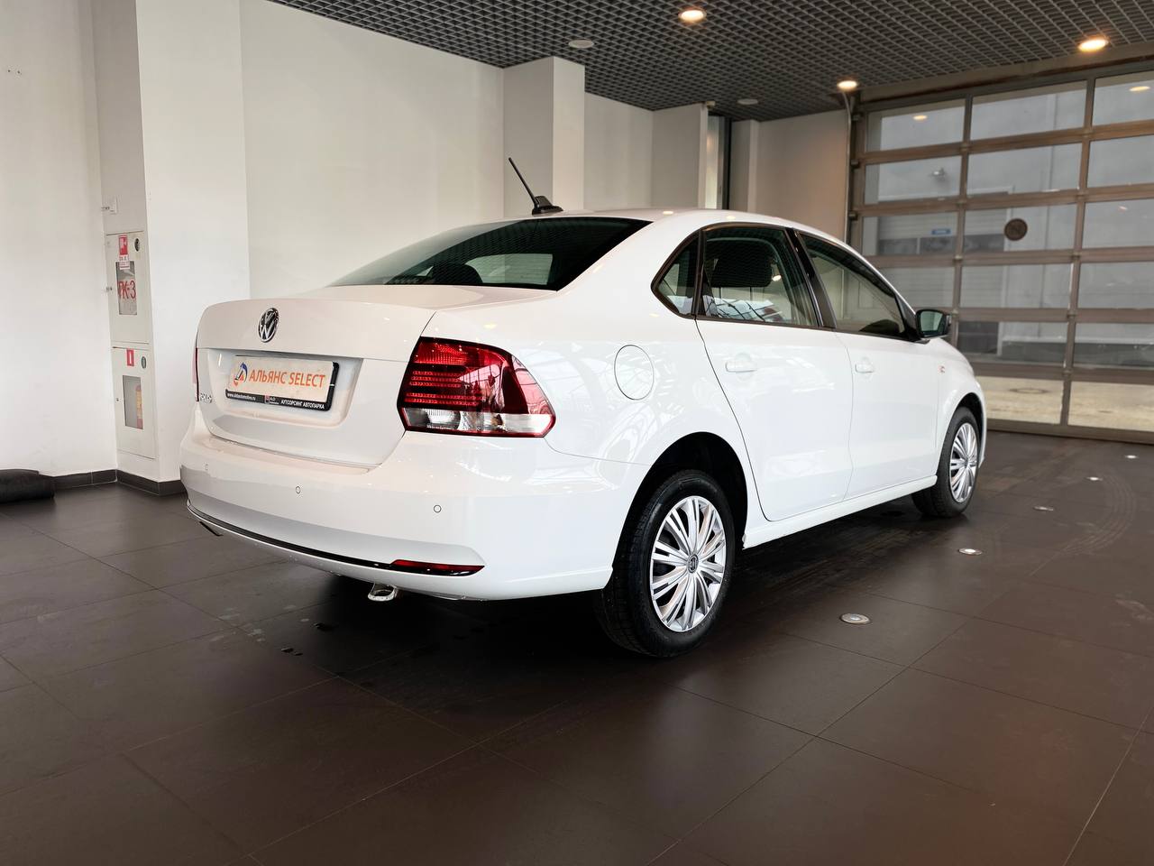VOLKSWAGEN POLO