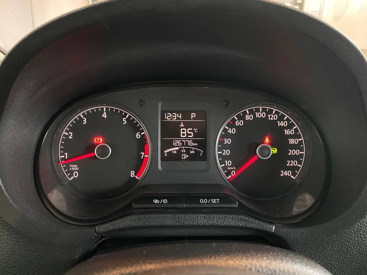 VOLKSWAGEN POLO
