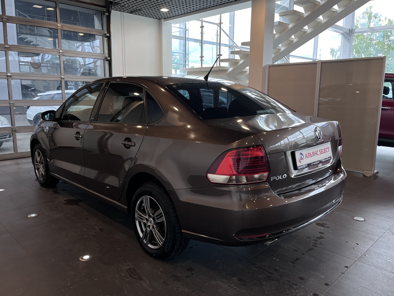 VOLKSWAGEN POLO