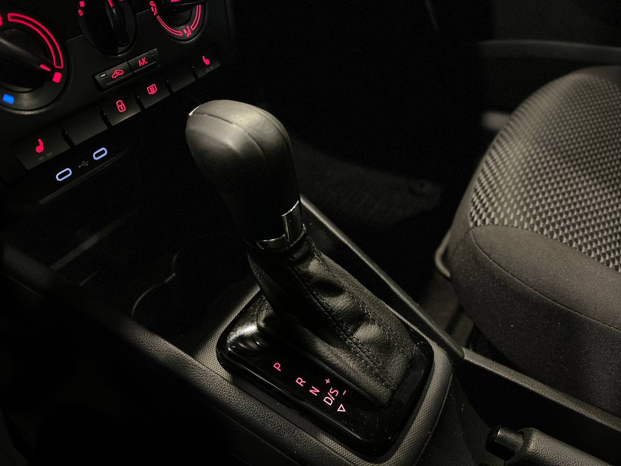 VOLKSWAGEN POLO (ХЭТЧБЕК)