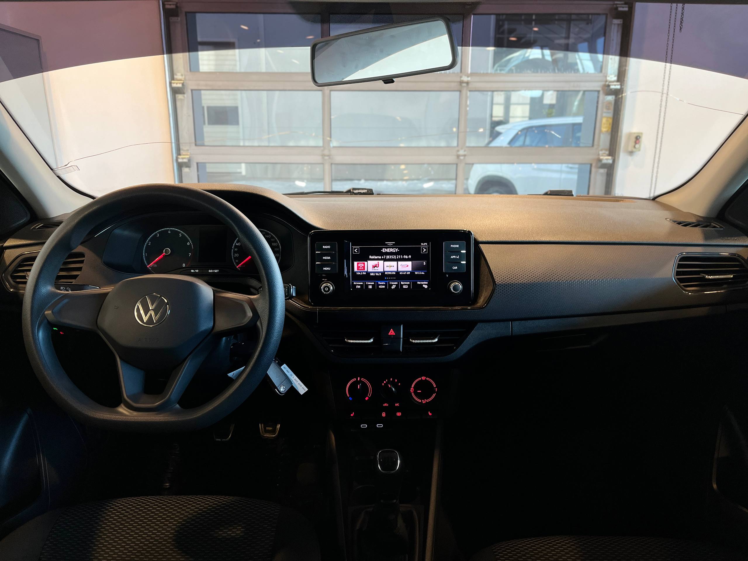 VOLKSWAGEN POLO