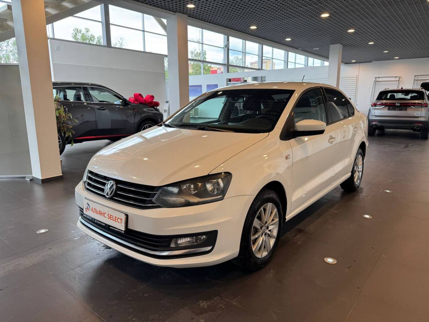 VOLKSWAGEN POLO