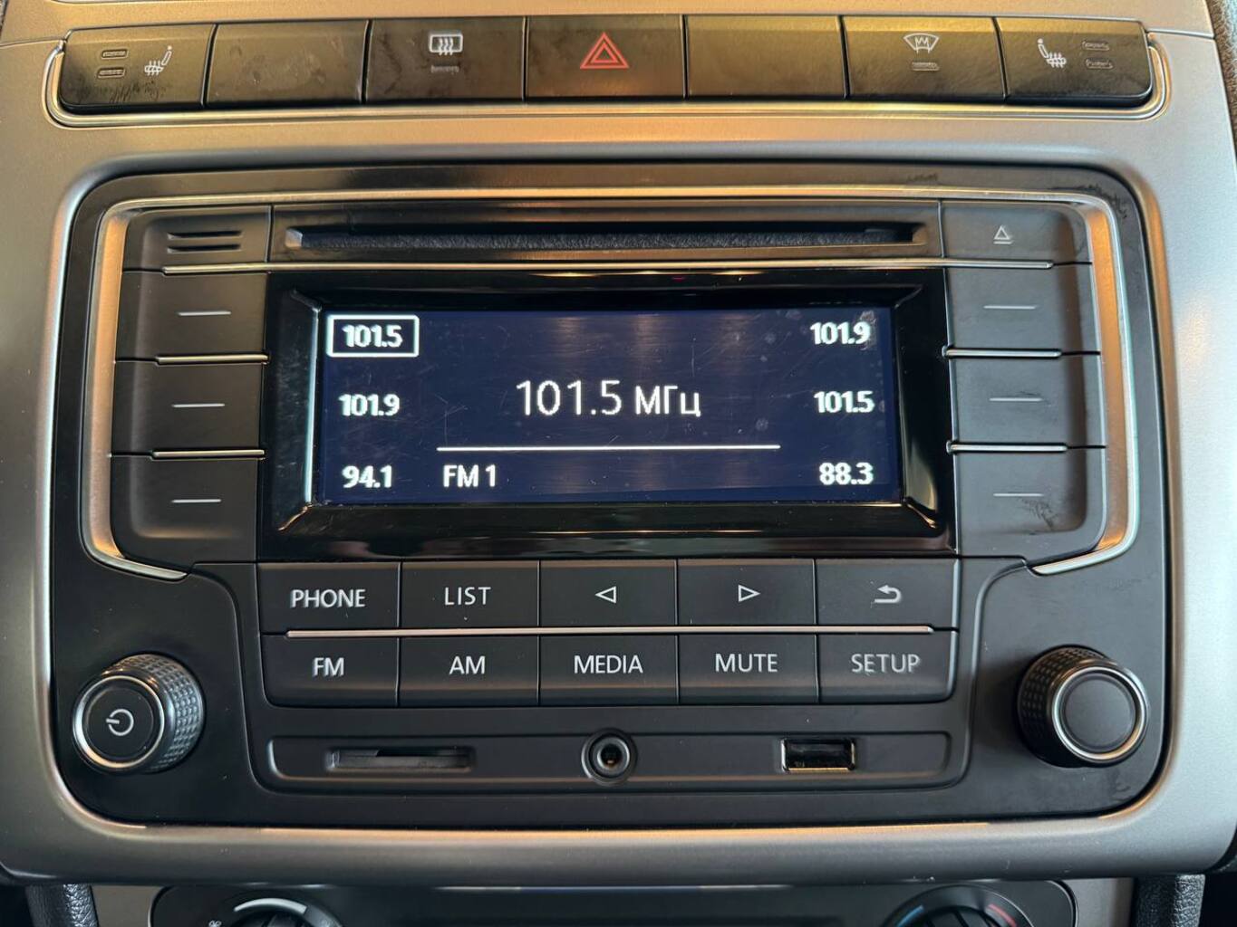 VOLKSWAGEN POLO