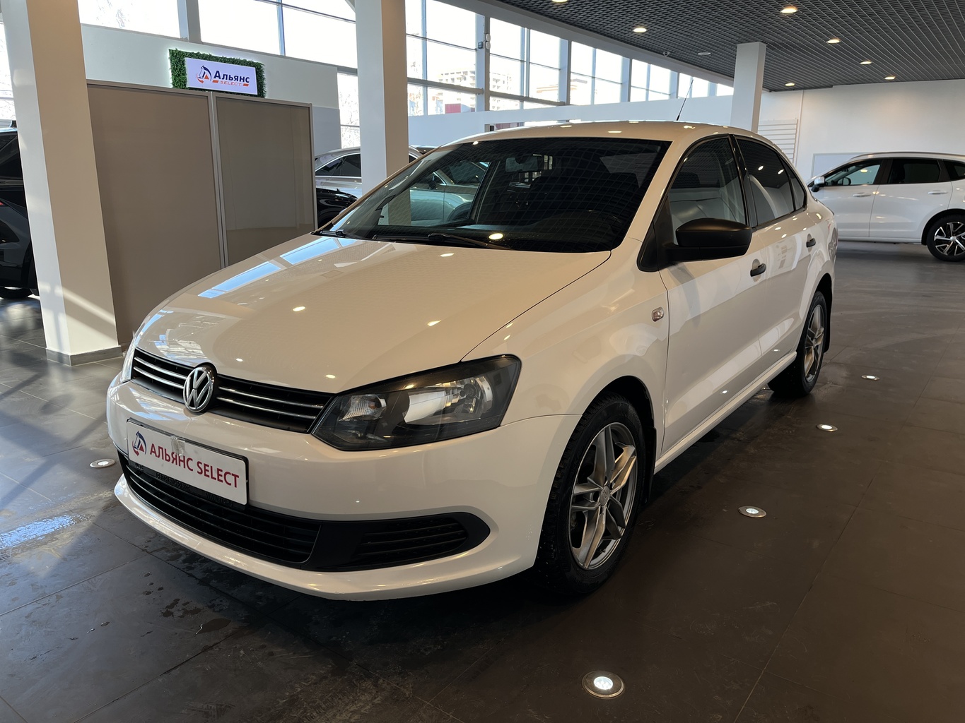 VOLKSWAGEN POLO