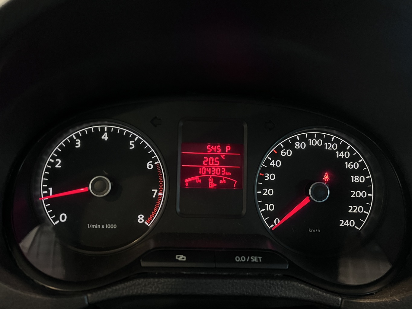 VOLKSWAGEN POLO
