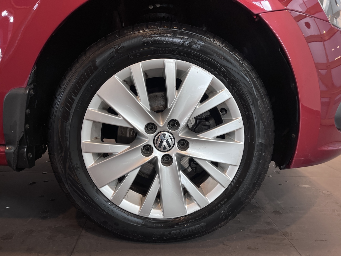 VOLKSWAGEN POLO
