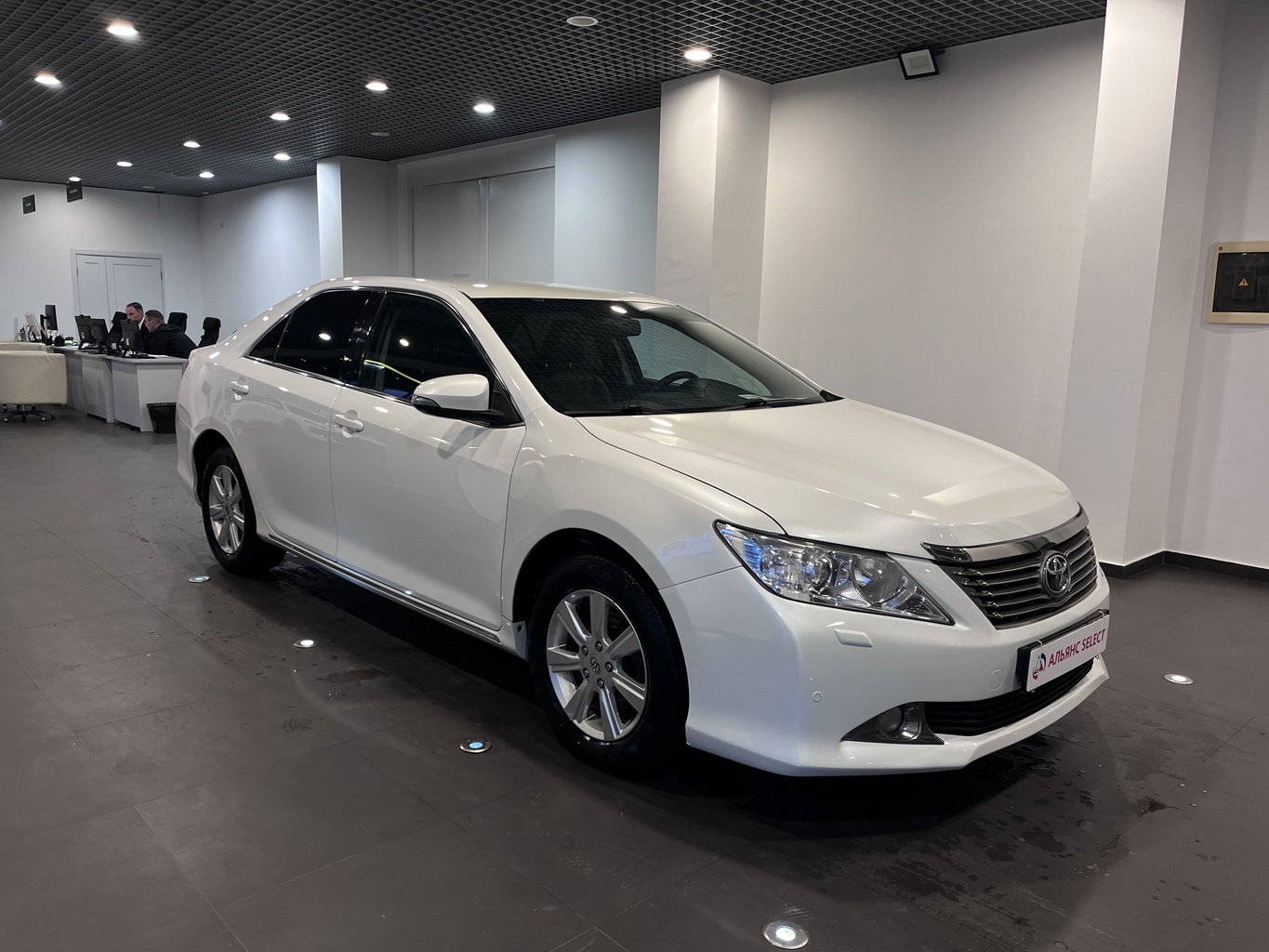 TOYOTA CAMRY