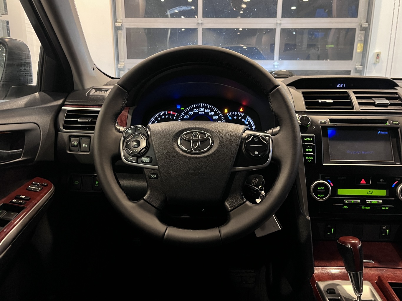 TOYOTA CAMRY