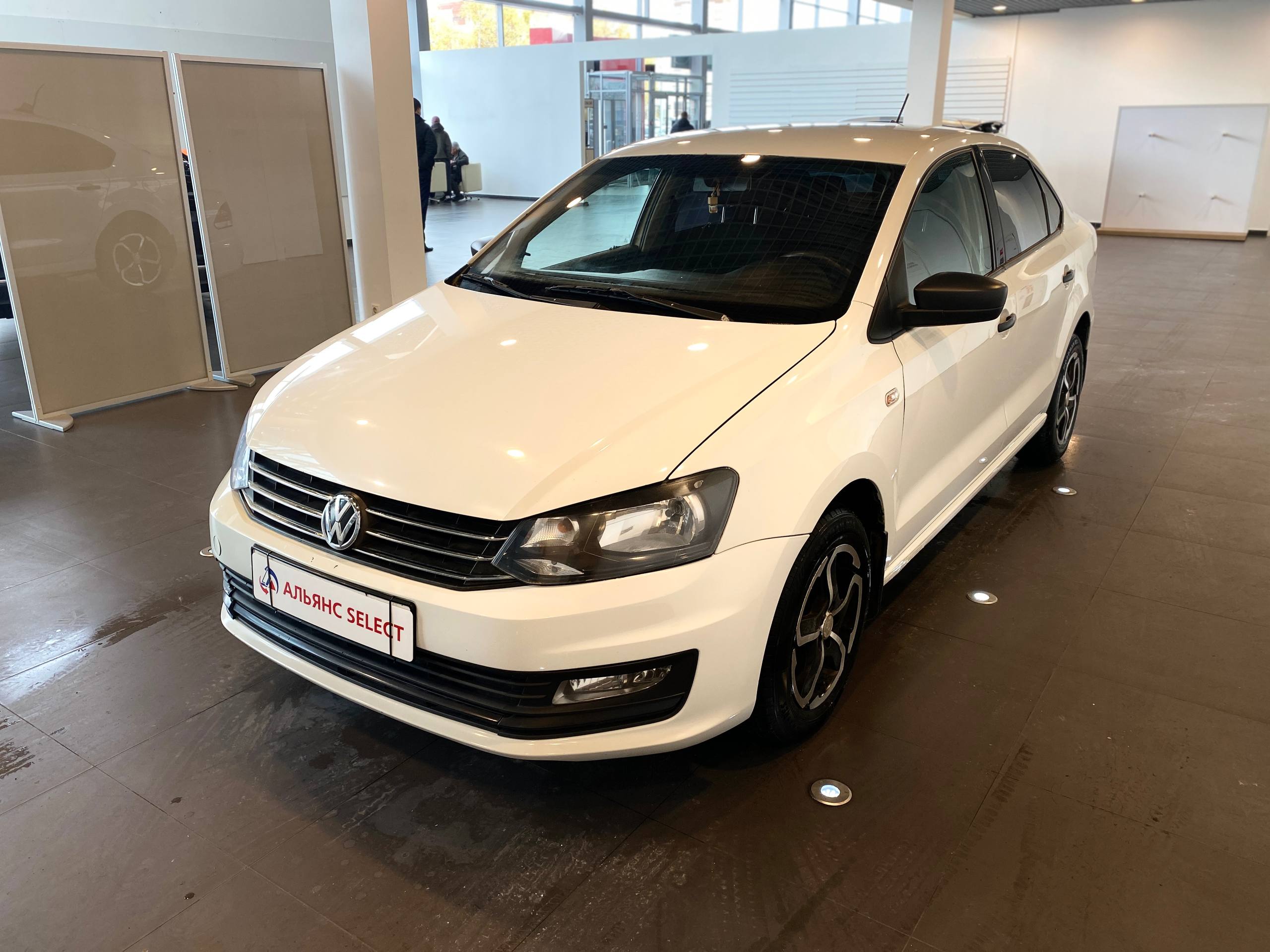 VOLKSWAGEN POLO