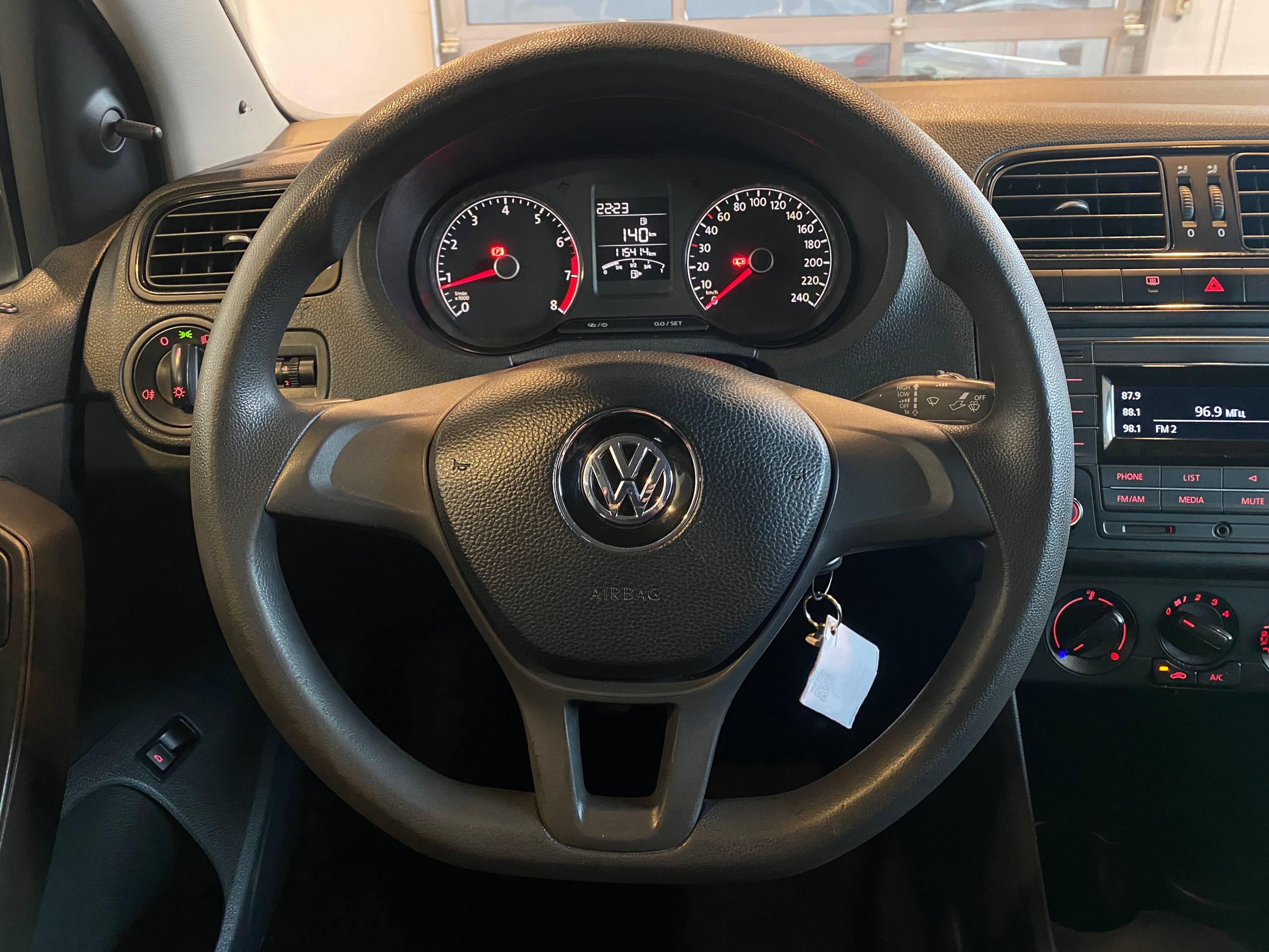 VOLKSWAGEN POLO