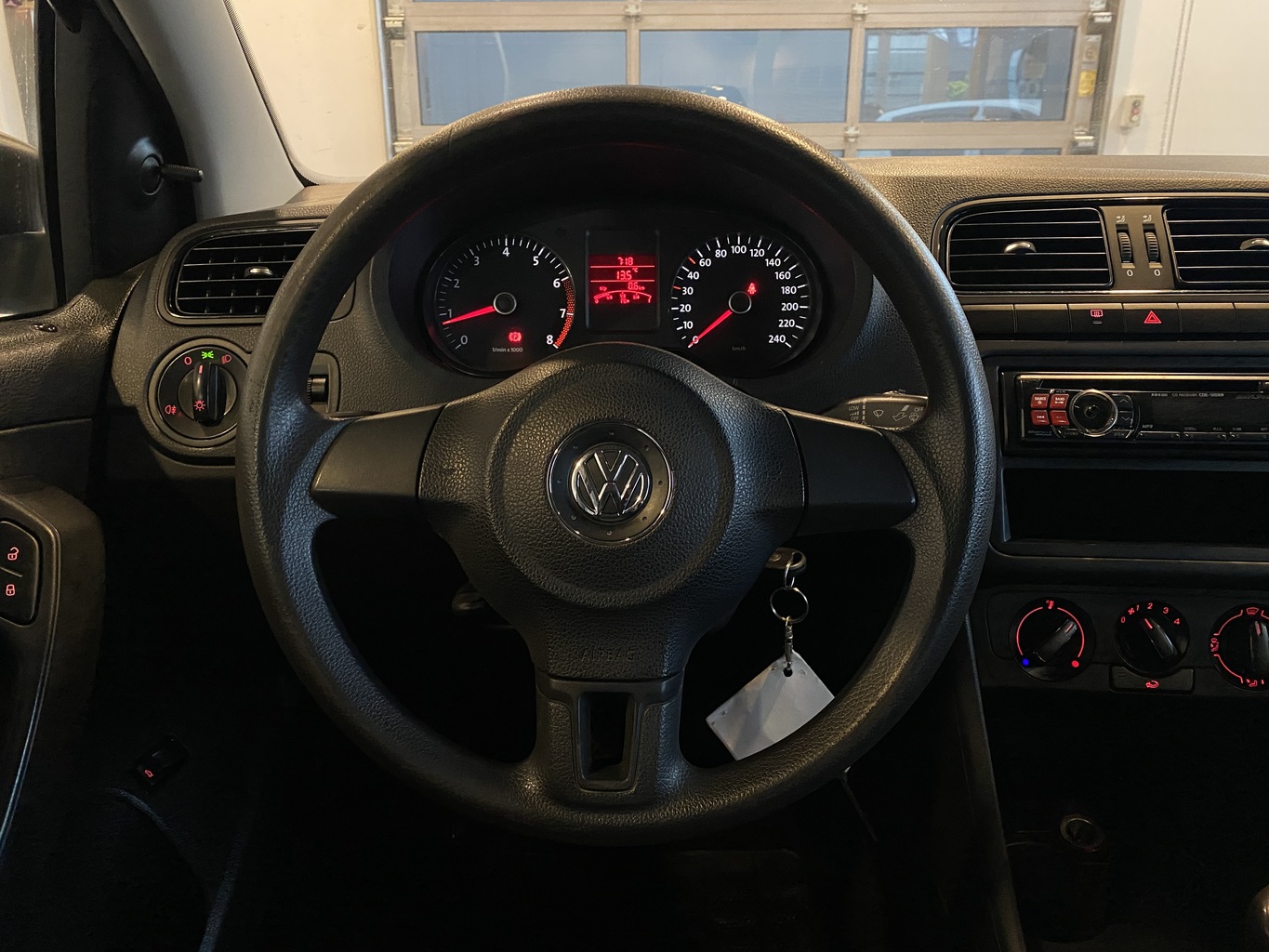 VOLKSWAGEN POLO