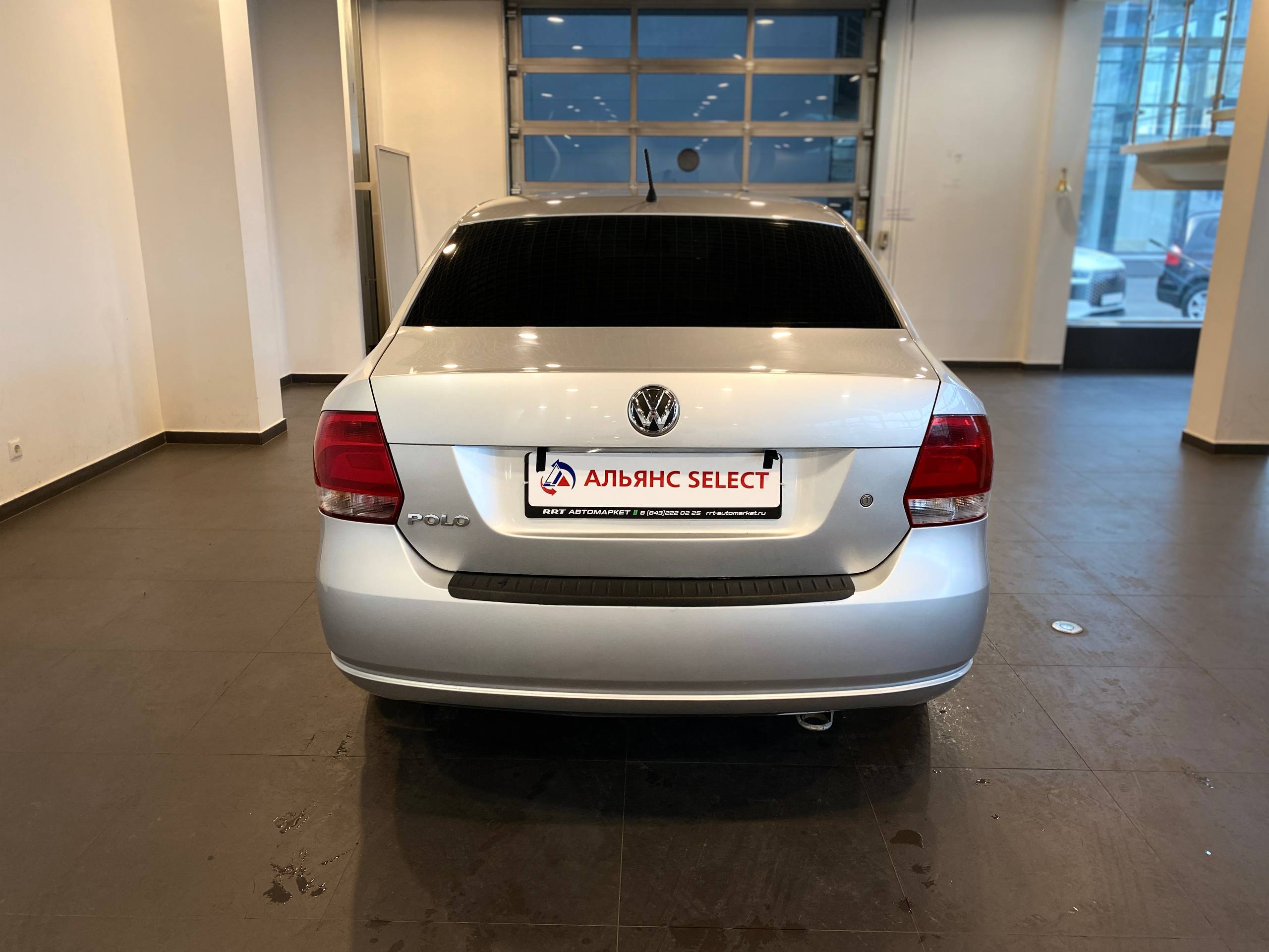 VOLKSWAGEN POLO