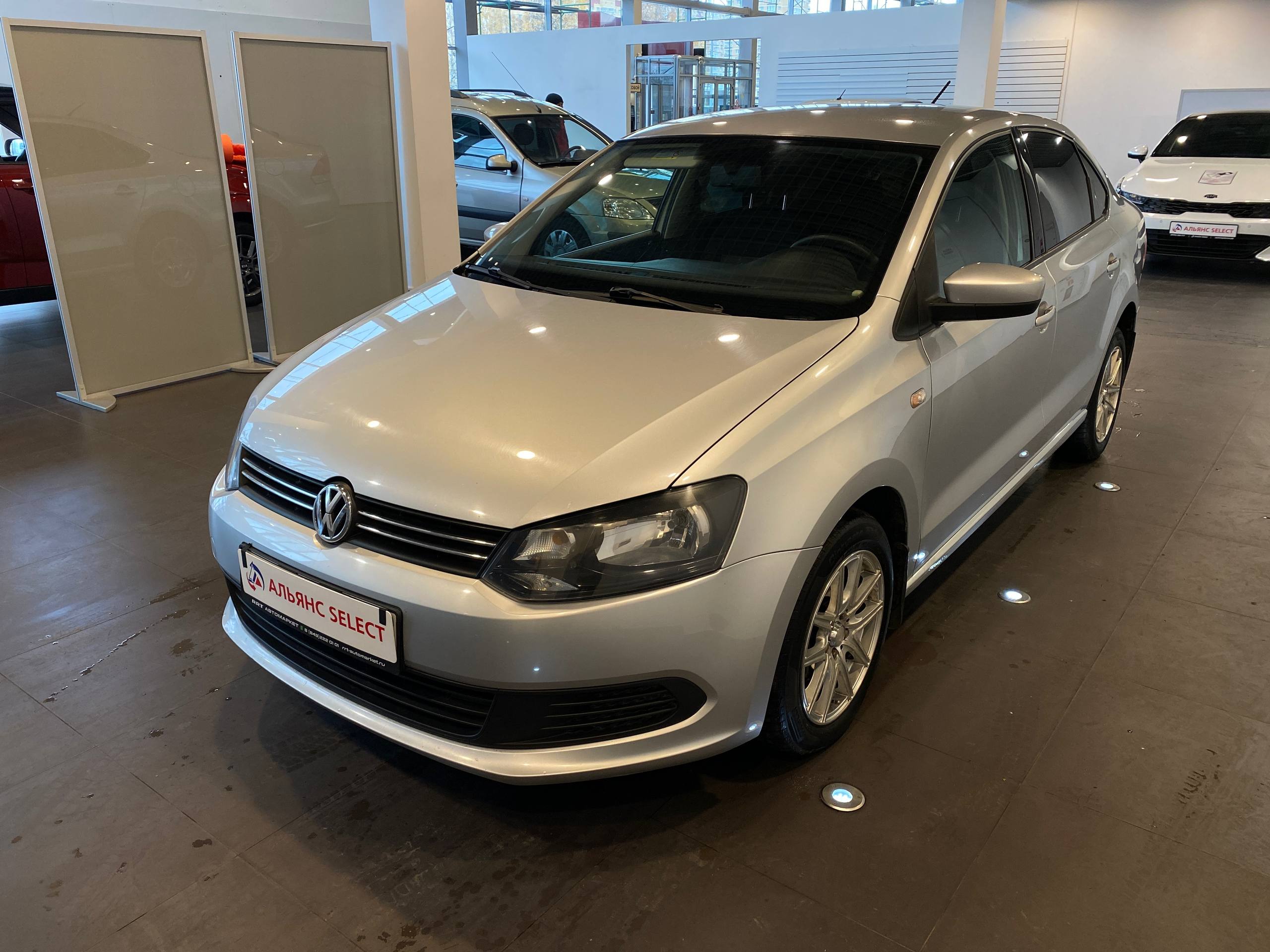 VOLKSWAGEN POLO