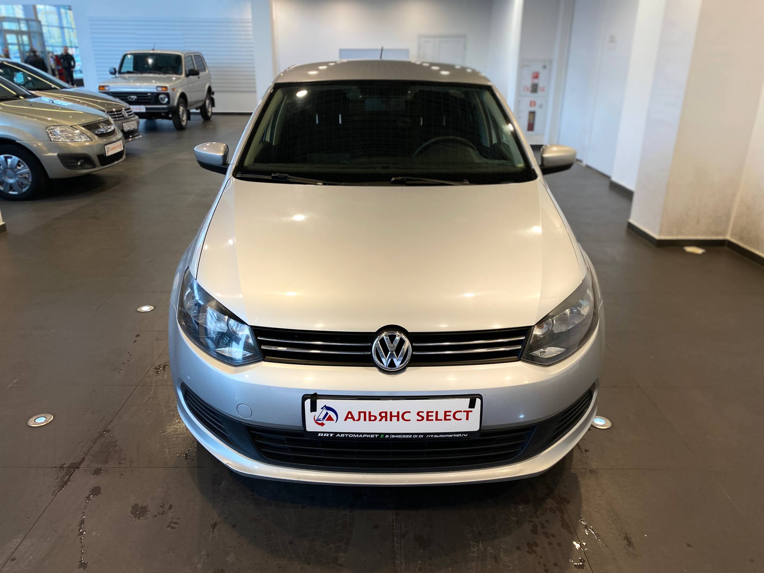 VOLKSWAGEN POLO