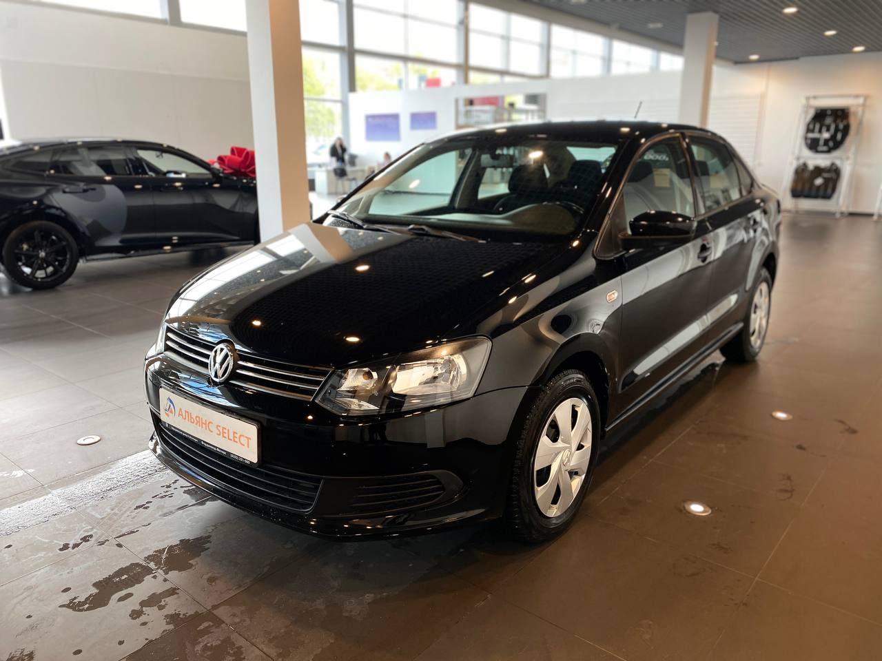 VOLKSWAGEN POLO