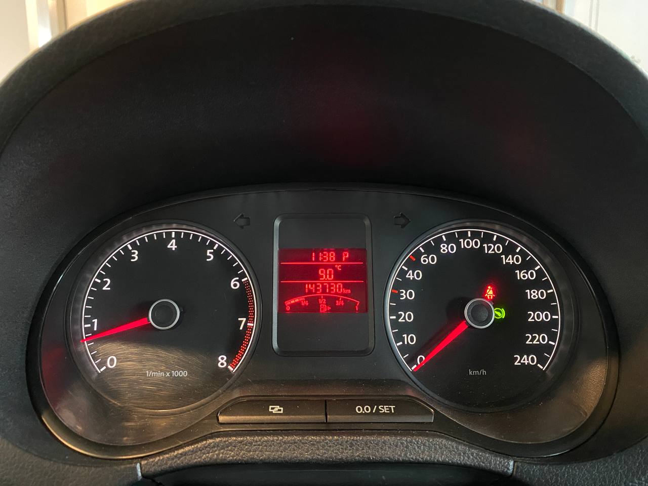 VOLKSWAGEN POLO