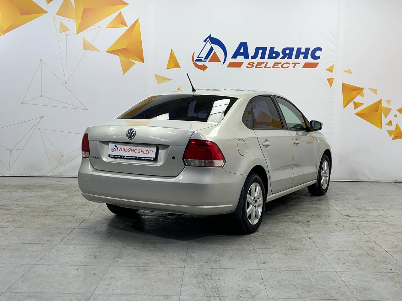 VOLKSWAGEN POLO