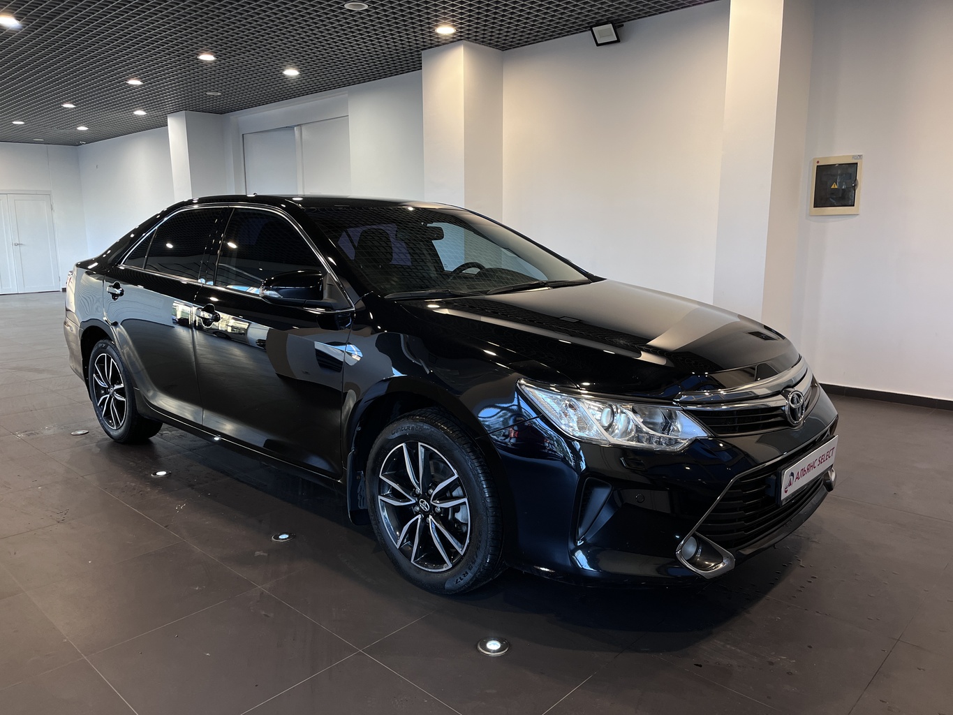 TOYOTA CAMRY