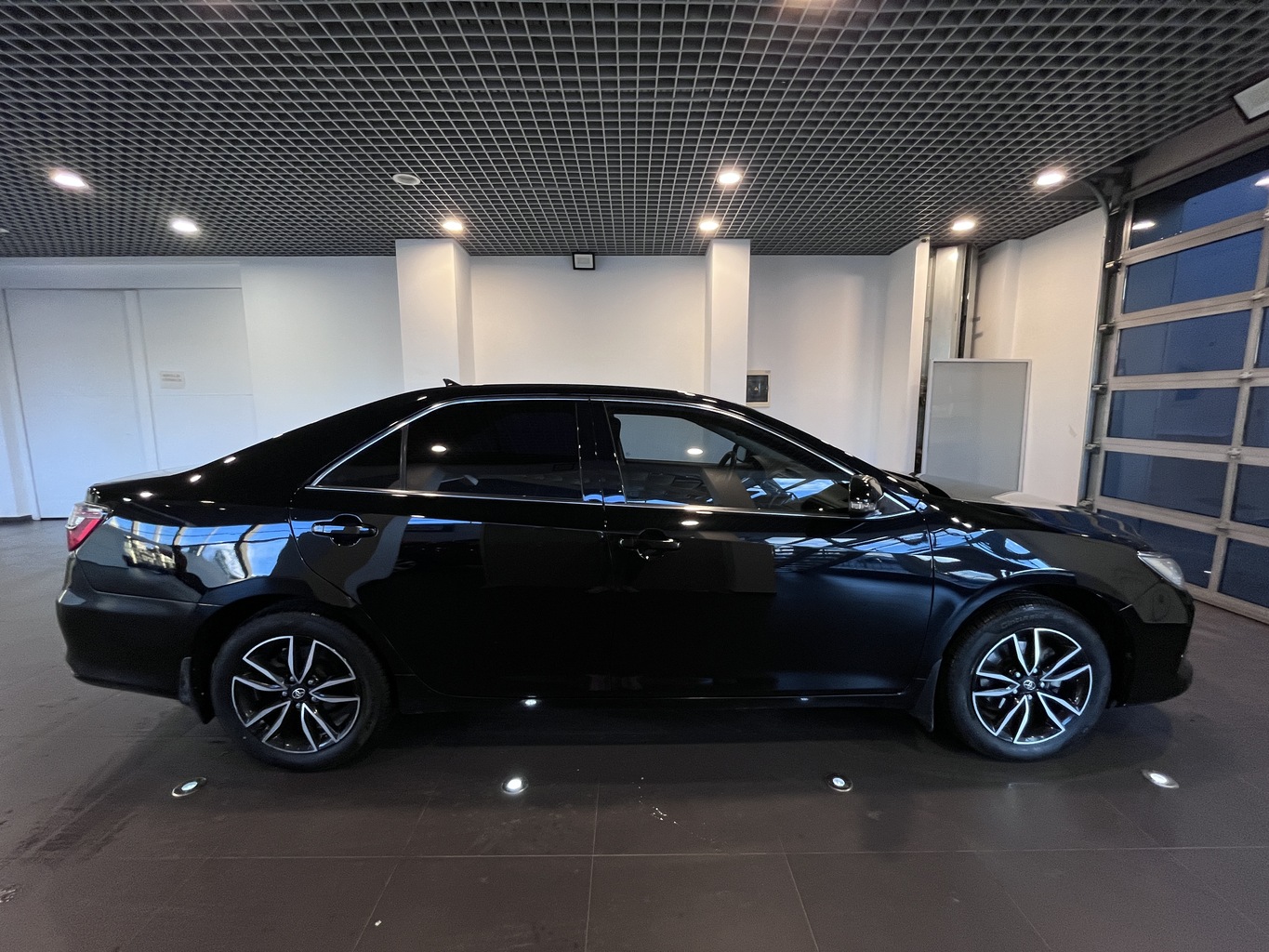 TOYOTA CAMRY