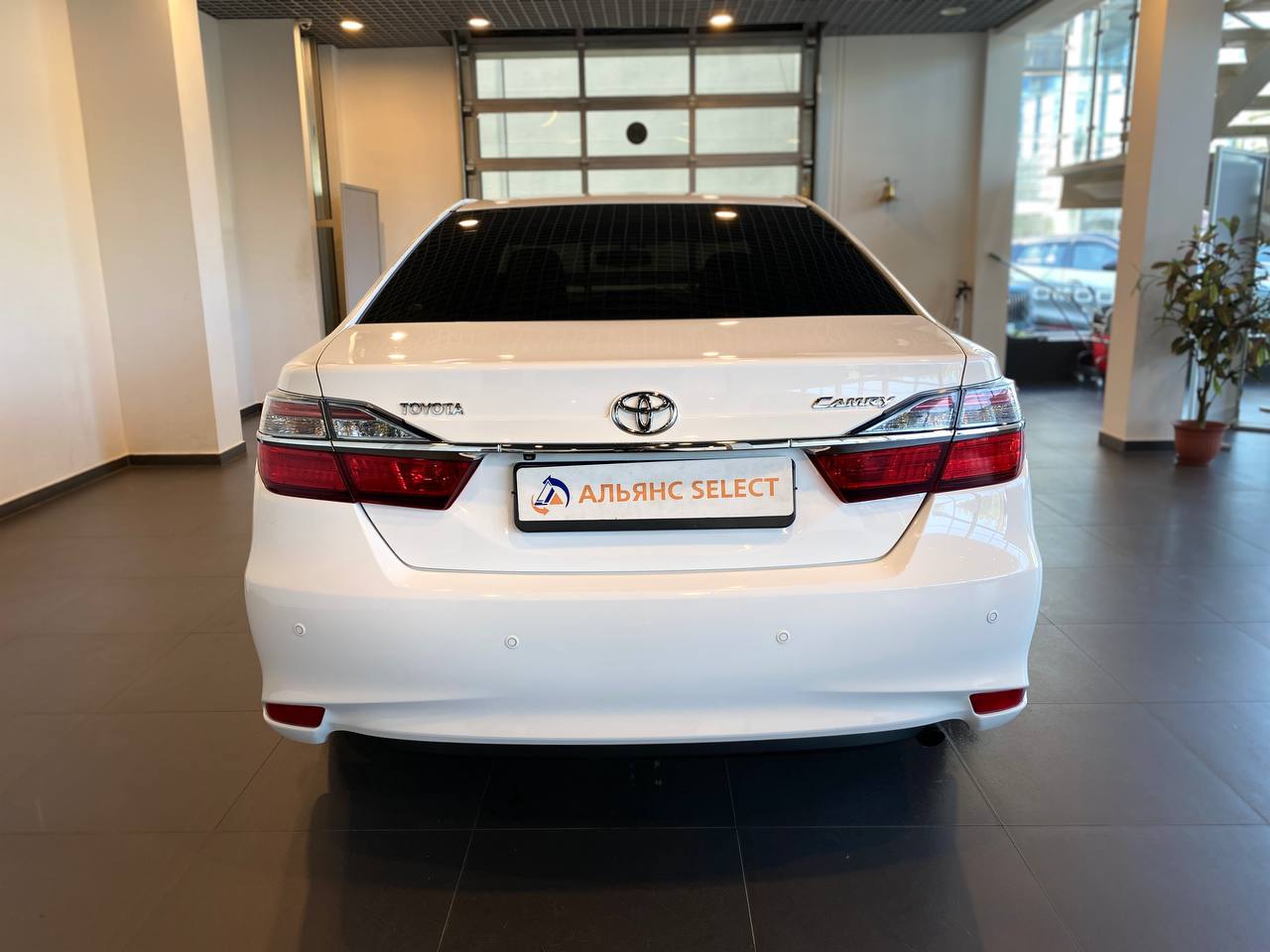 TOYOTA CAMRY
