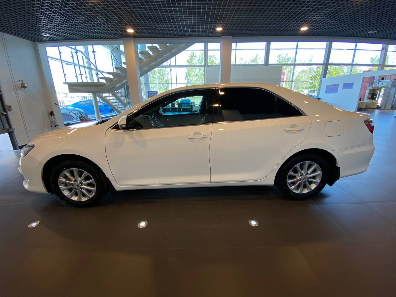 TOYOTA CAMRY