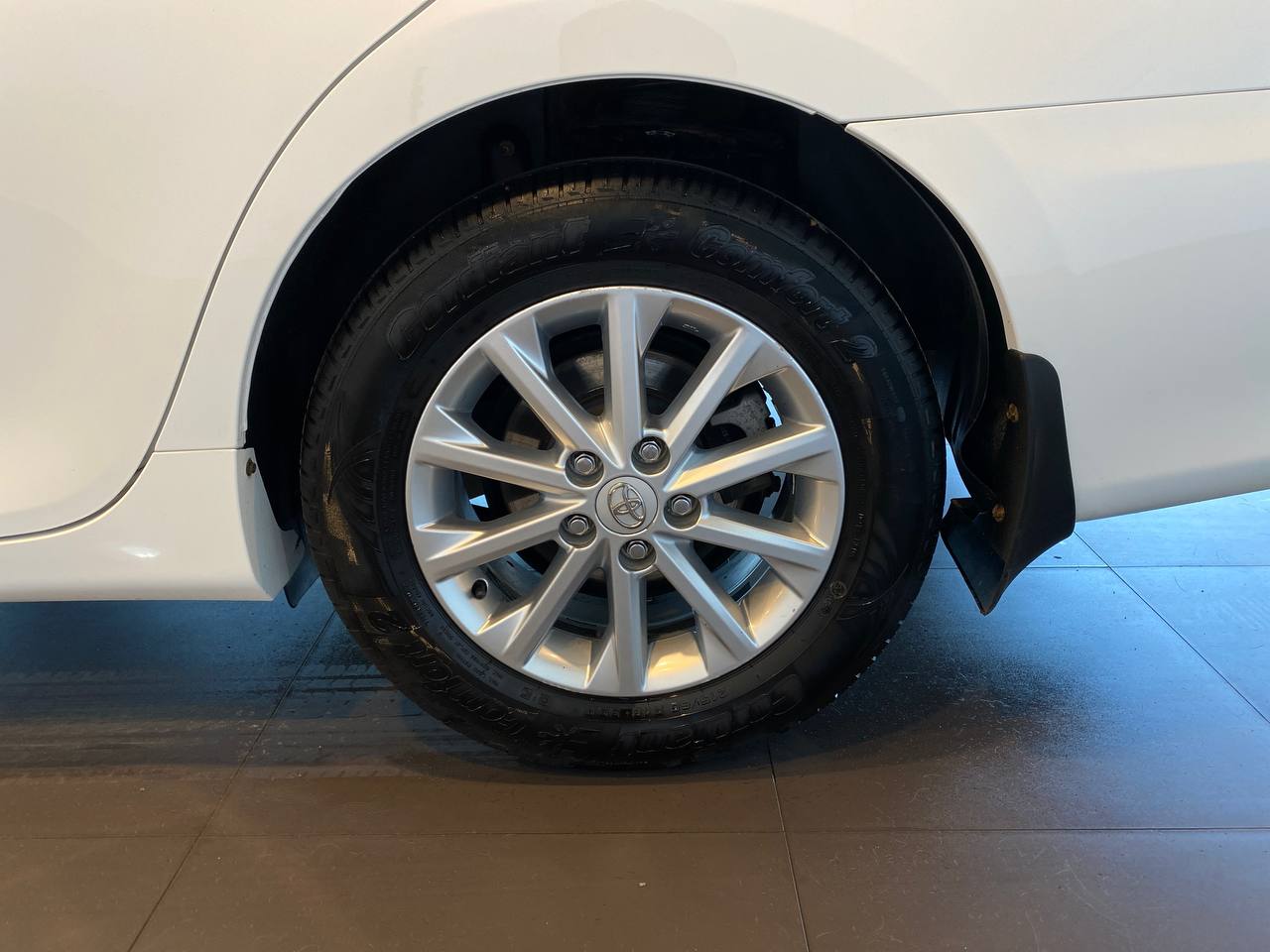 TOYOTA CAMRY
