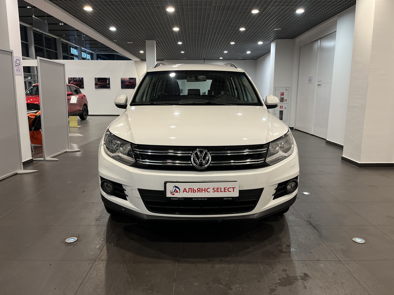 VOLKSWAGEN TIGUAN