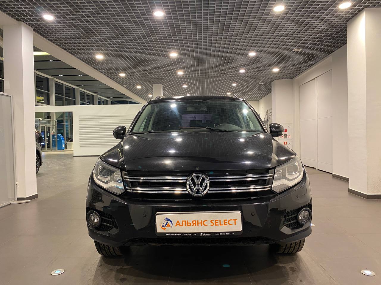 VOLKSWAGEN TIGUAN