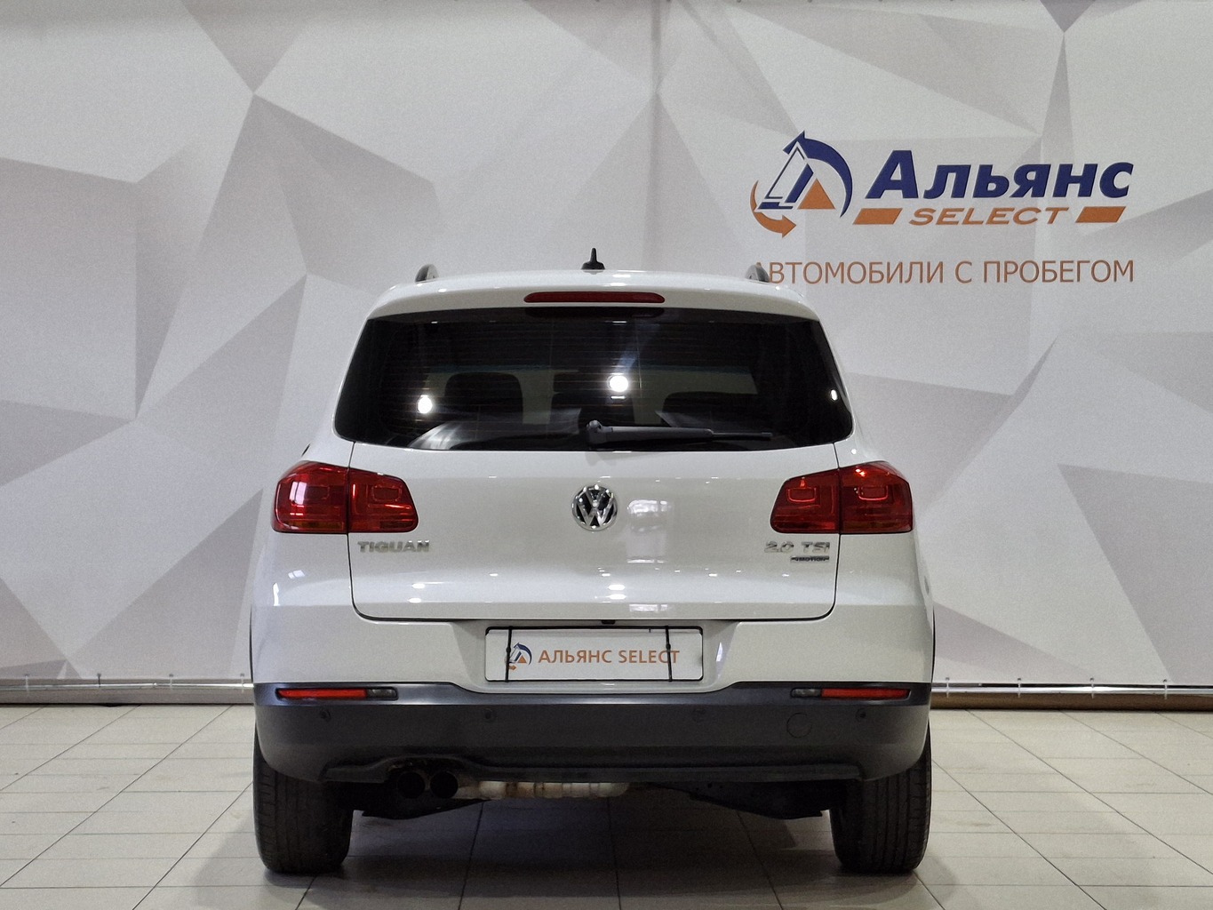 VOLKSWAGEN TIGUAN