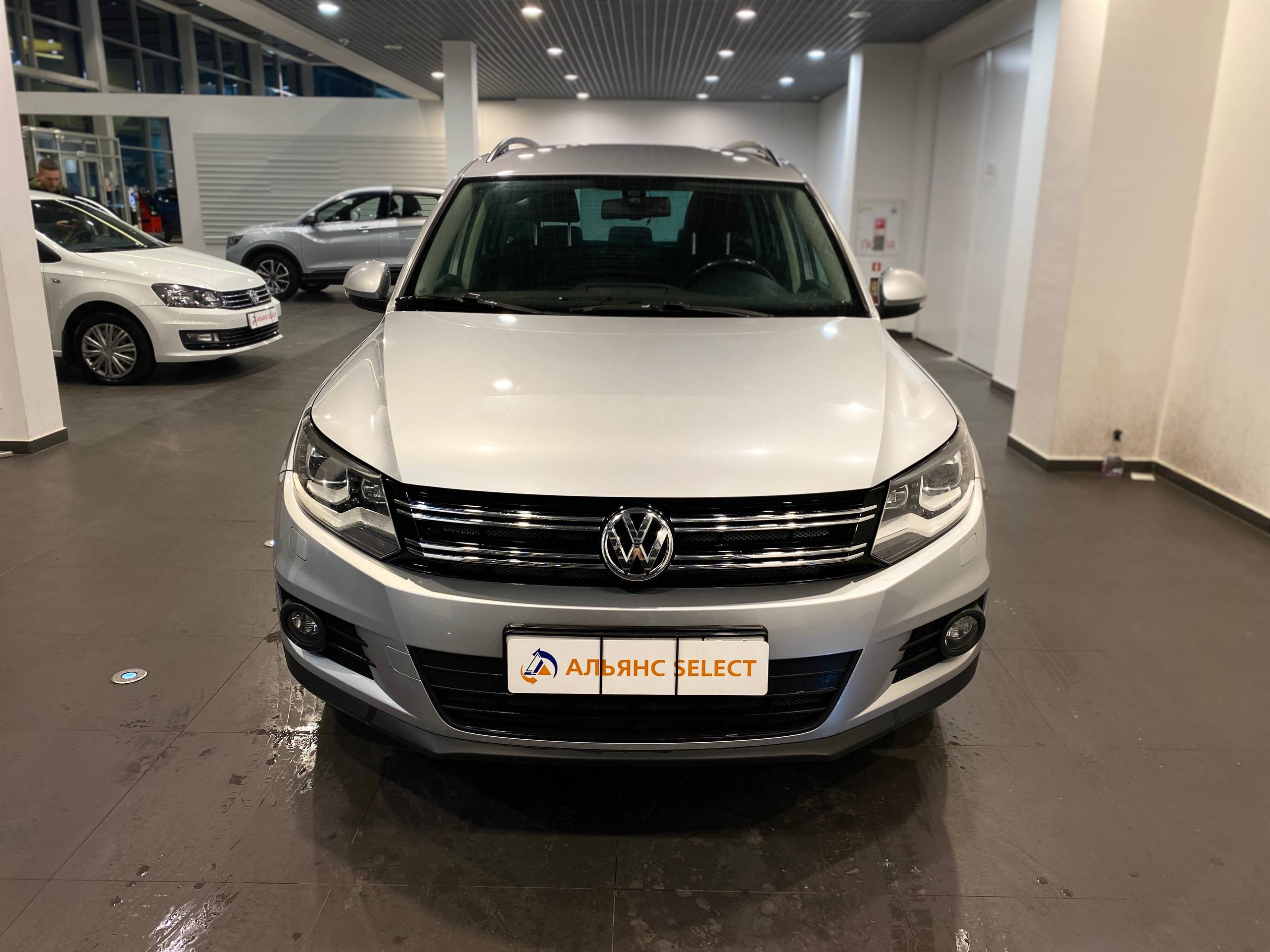 VOLKSWAGEN TIGUAN