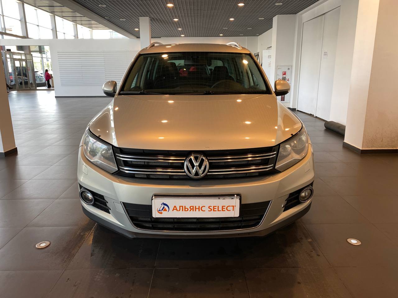 VOLKSWAGEN TIGUAN