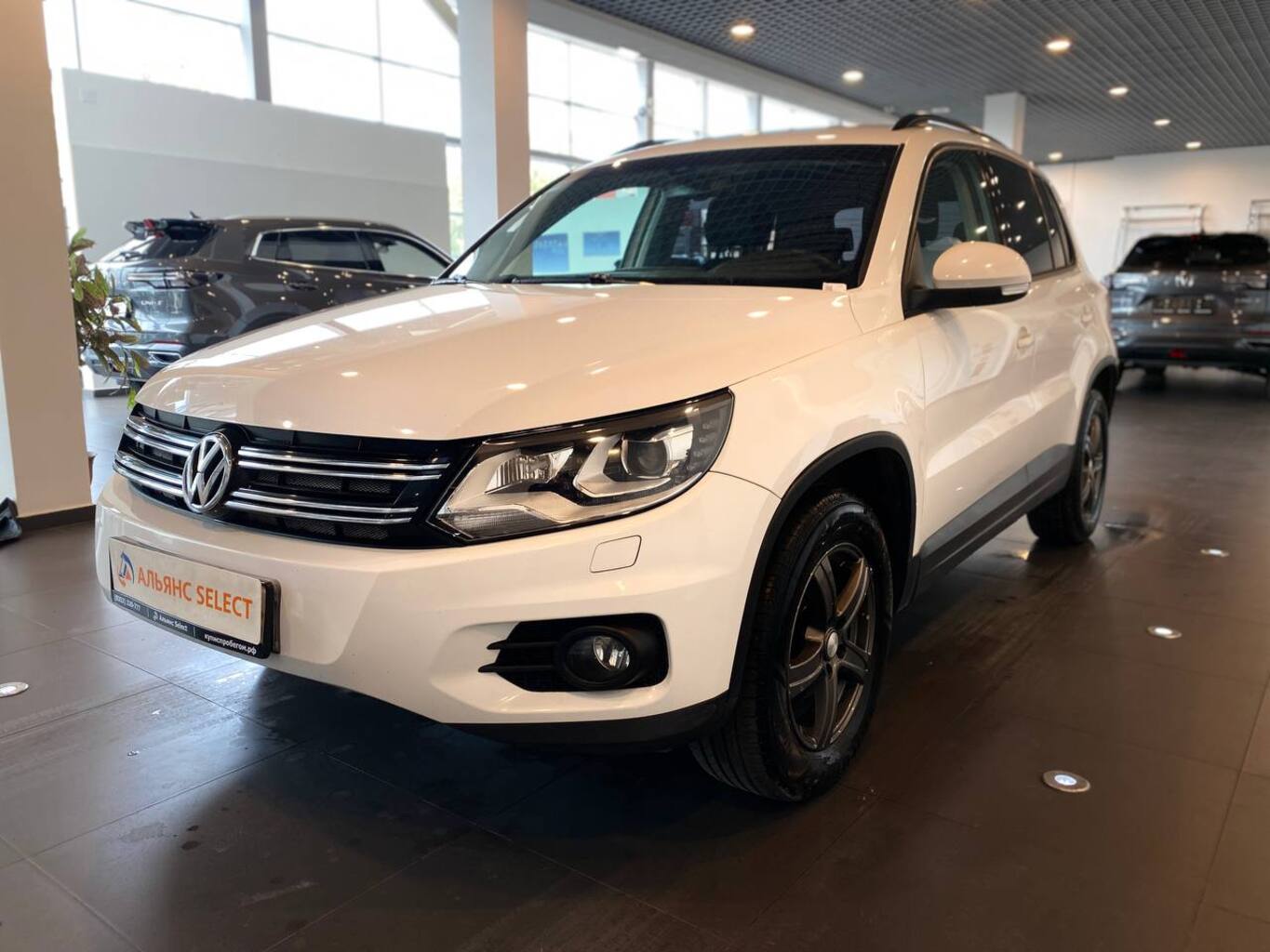 VOLKSWAGEN TIGUAN