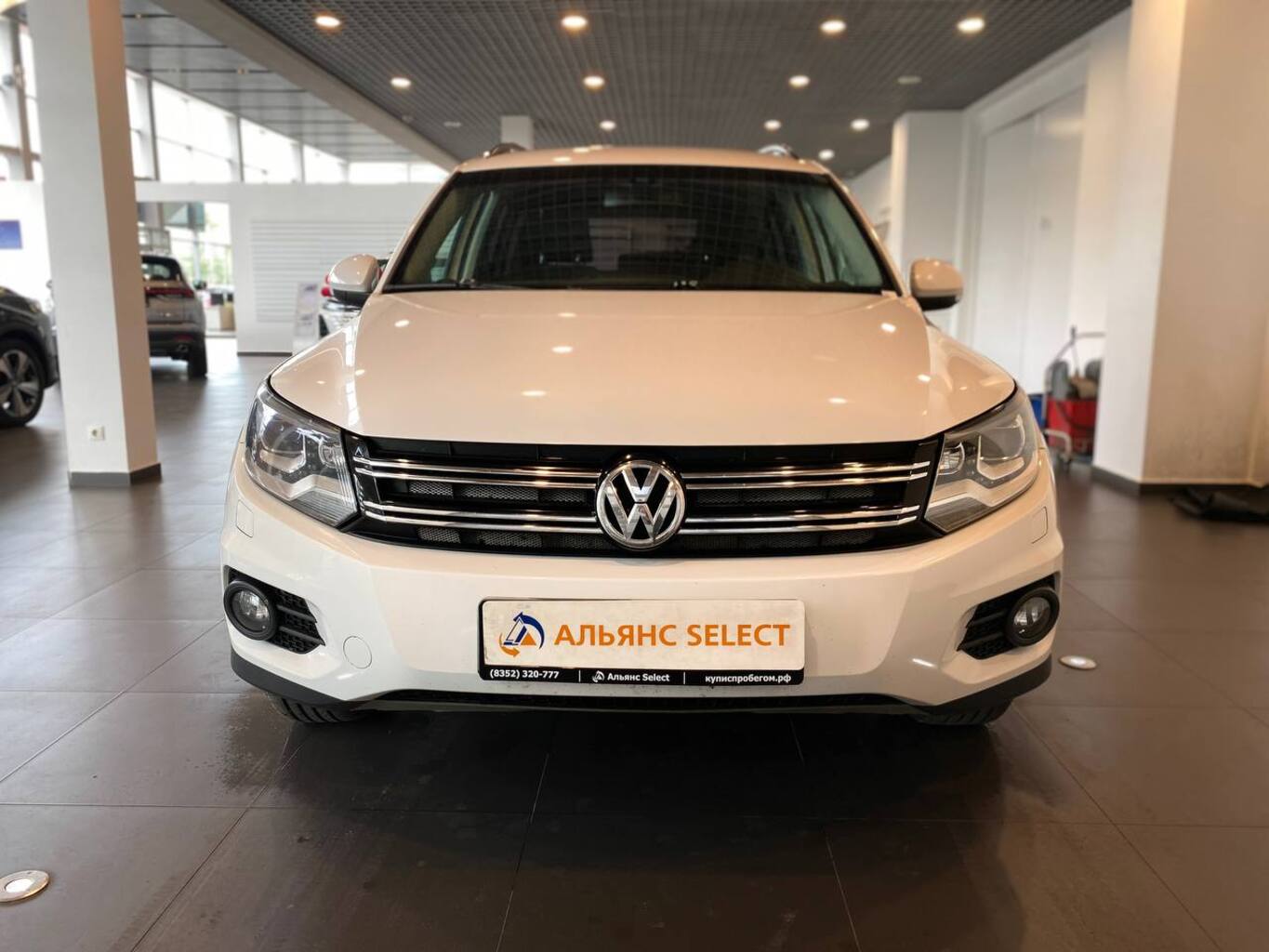 VOLKSWAGEN TIGUAN