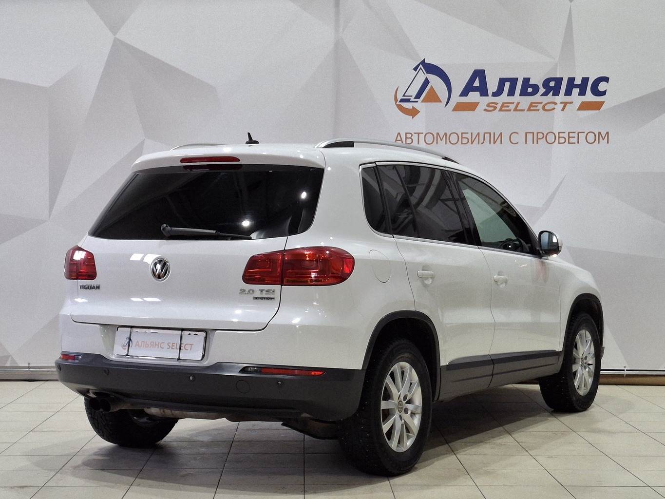 VOLKSWAGEN TIGUAN