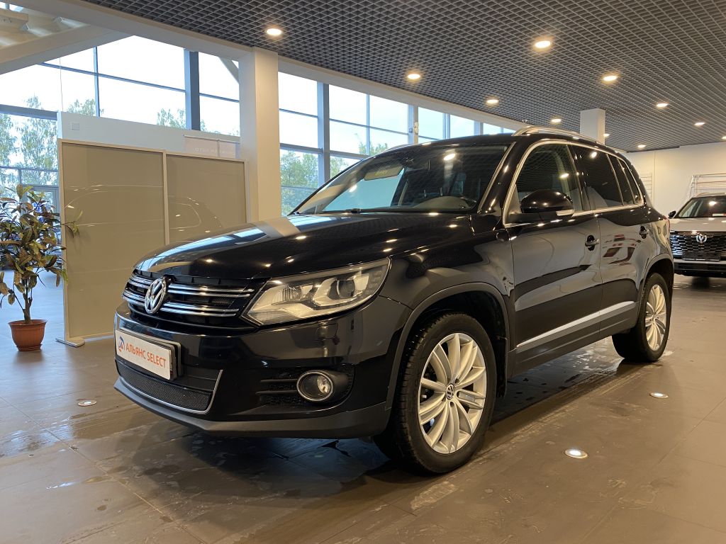 VOLKSWAGEN TIGUAN