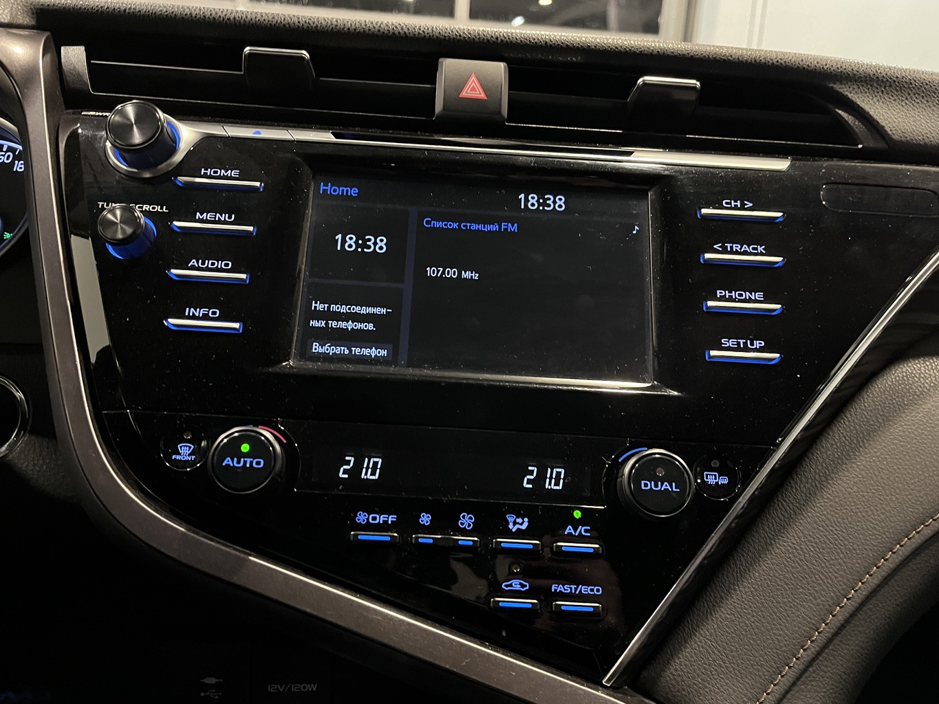 TOYOTA CAMRY