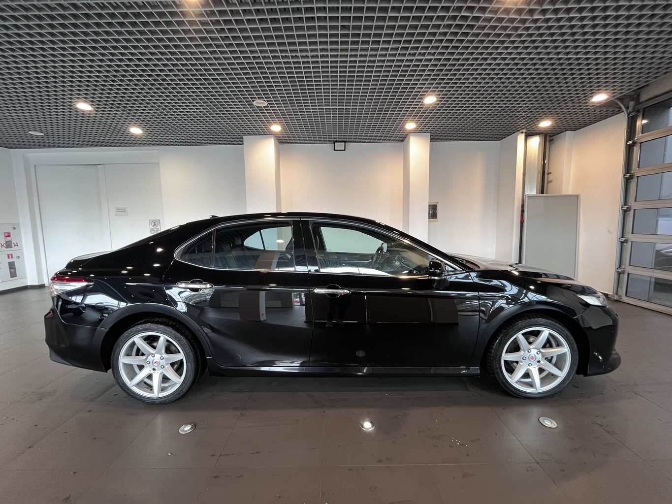TOYOTA CAMRY
