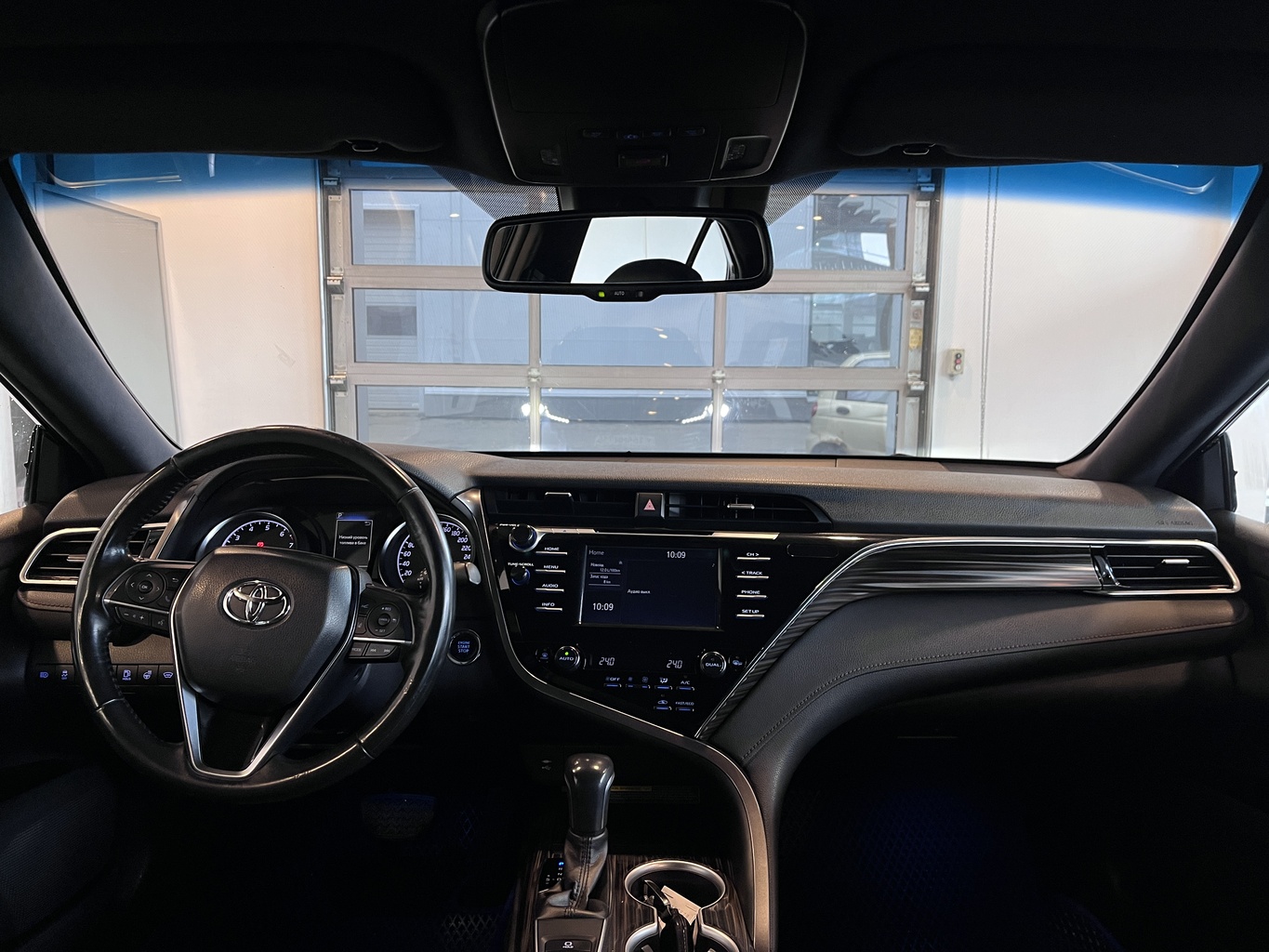 TOYOTA CAMRY