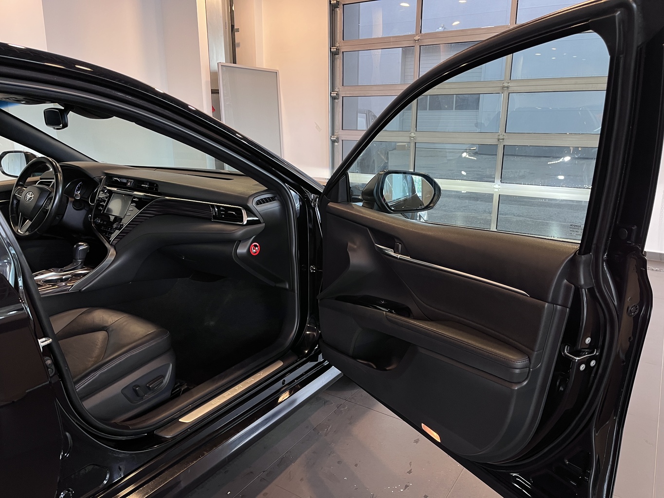 TOYOTA CAMRY